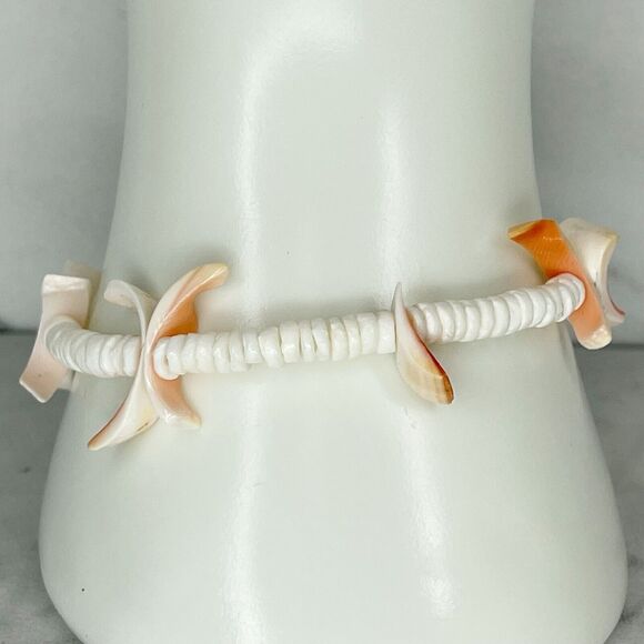 White Chip Shell Beaded Bracelet - Picture 4 of 9